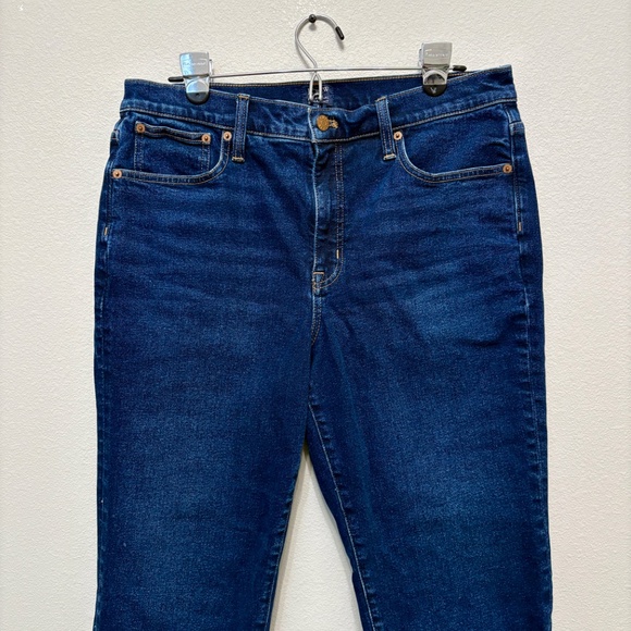 J. Crew Essential Straight Jean in All-Day Stretch -  Dark Indigo Rinse, 31 - Picture 5 of 9